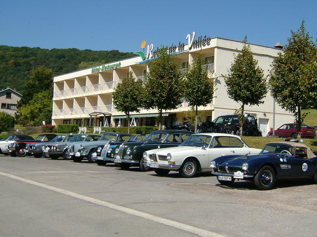 Le Relais De La Vallee Hyevre-Paroisse Luaran gambar