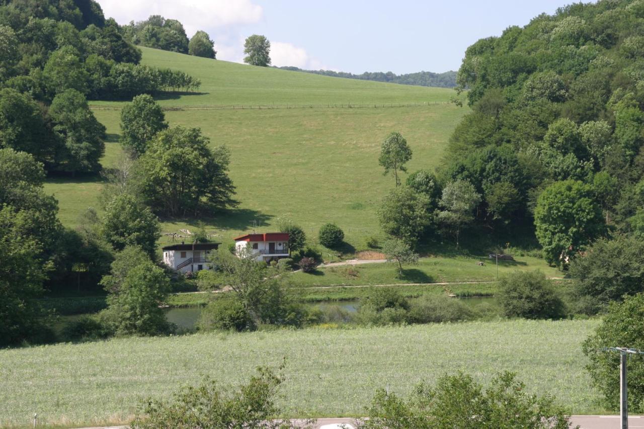 Le Relais De La Vallee Hyevre-Paroisse Luaran gambar